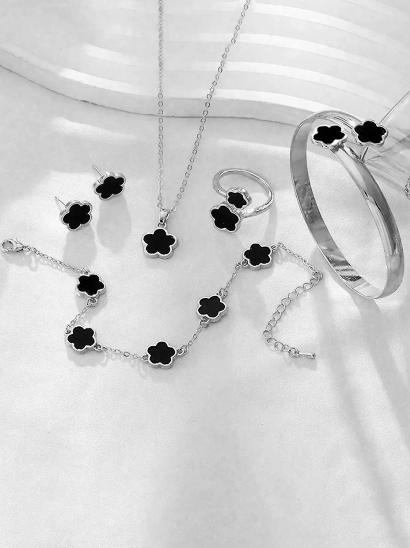 5pcs Lucky Five-petal Flower Women's Jewelry